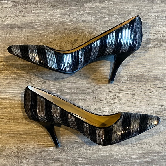 New sz 9.5 Micheal Kors Black & Silver Striped Sequin Pumps Heels - Picture 5 of 13